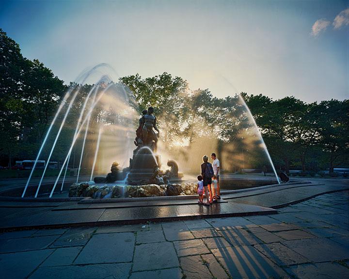 Family and Fountain, Paris